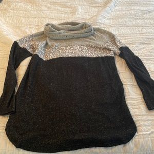 Women’s lightweight pull over